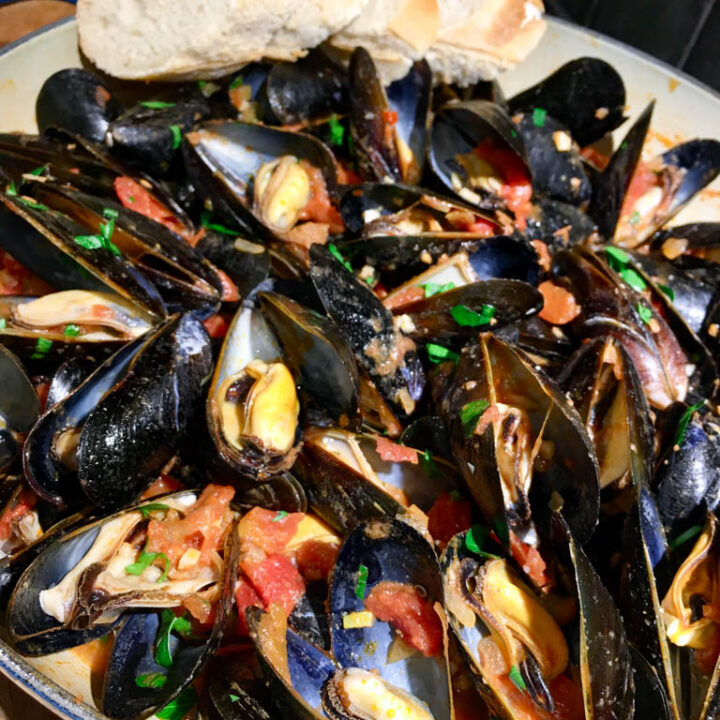 Spicy Mussels Portuguese Style EASY! fed by sab
