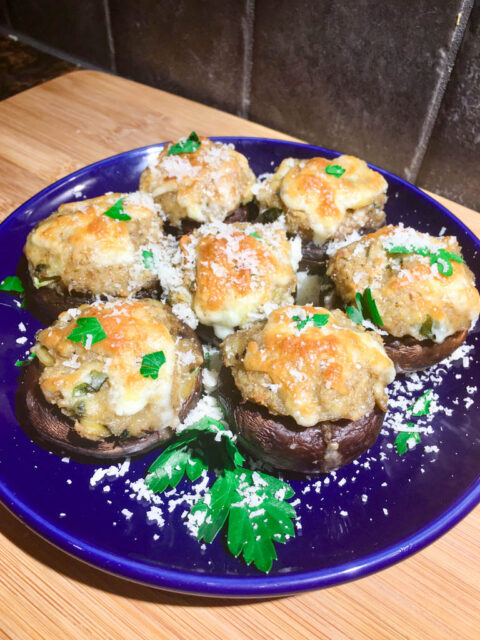 Simple Delicious Stuffed Mushrooms - Olive Garden Copycat - fed by sab